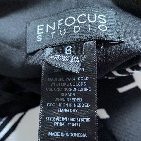 🌈 3/$20 En Focus black and white abstract sleeveless cocktail dress - Picture 7 of 8